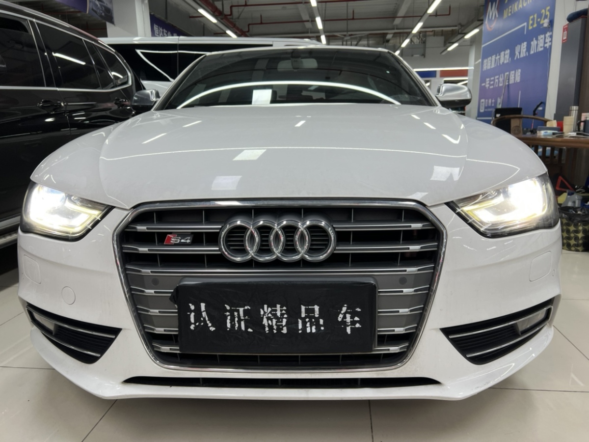 2013年12月奧迪 奧迪A4L  2013款 35 TFSI 自動(dòng)標(biāo)準(zhǔn)型