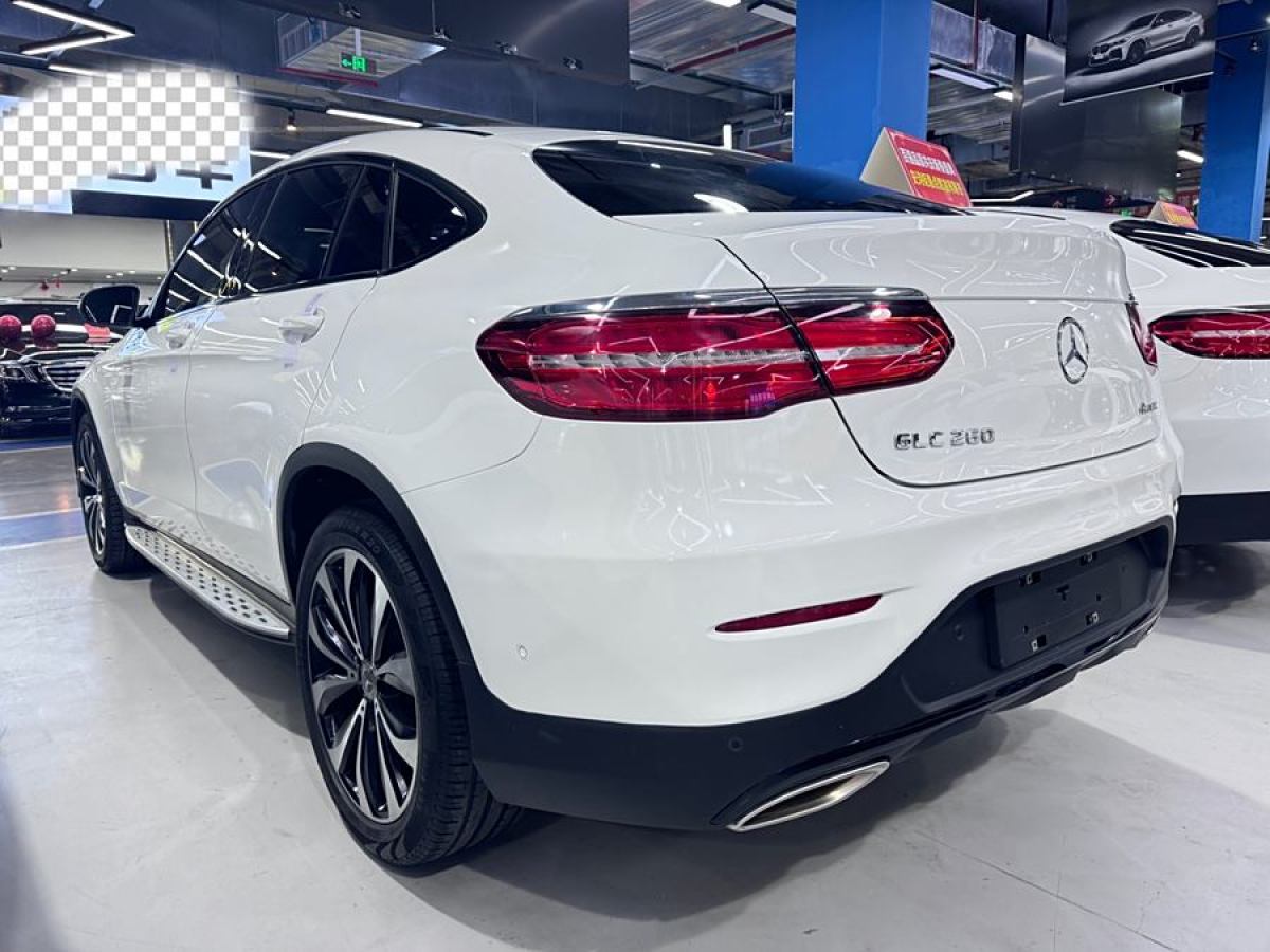 奔馳 奔馳GLC  2022款 改款 GLC 260 4MATIC 轎跑SUV圖片