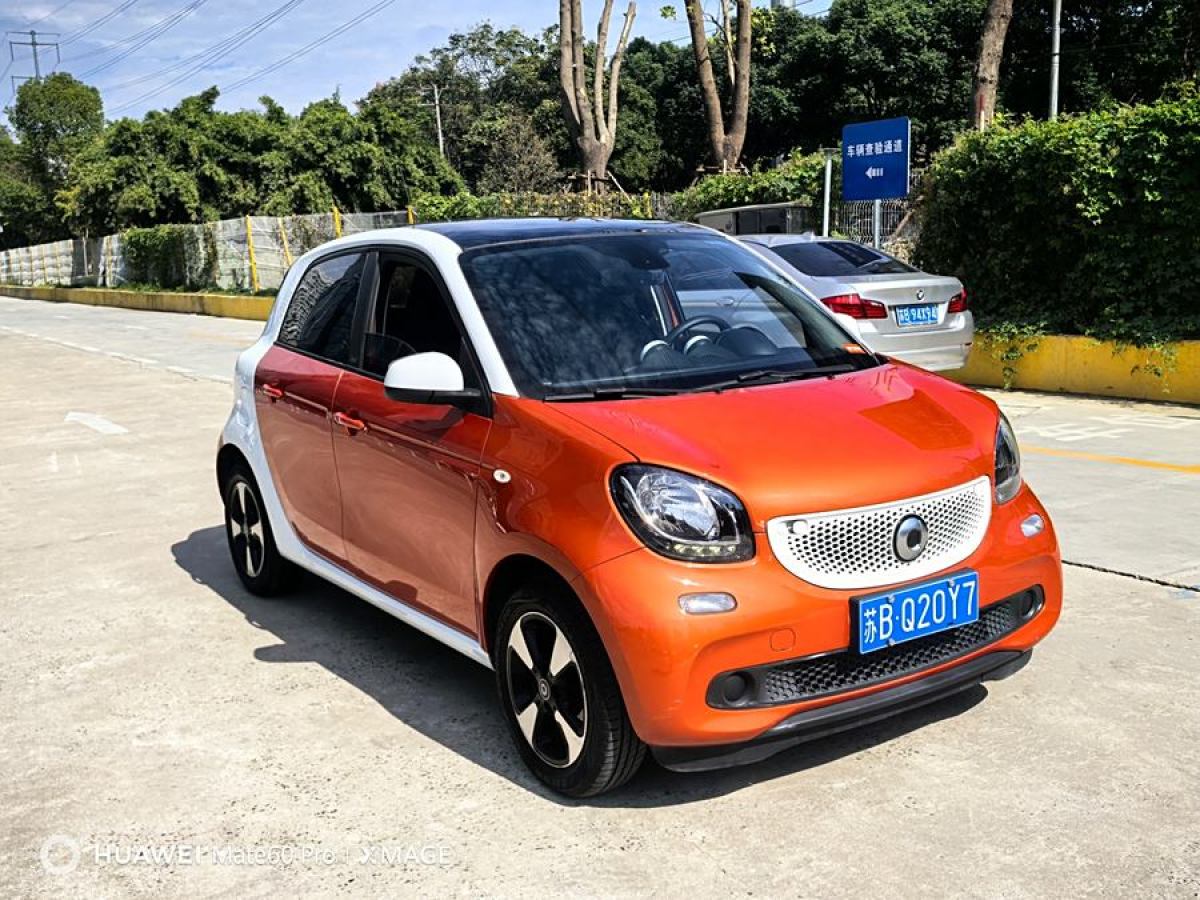 2018年9月smart forfour  2018款 1.0L 52千瓦激情版