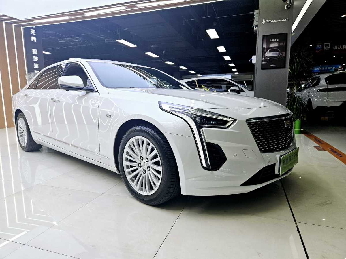 凱迪拉克 CT6  2019款 28T 時(shí)尚型圖片