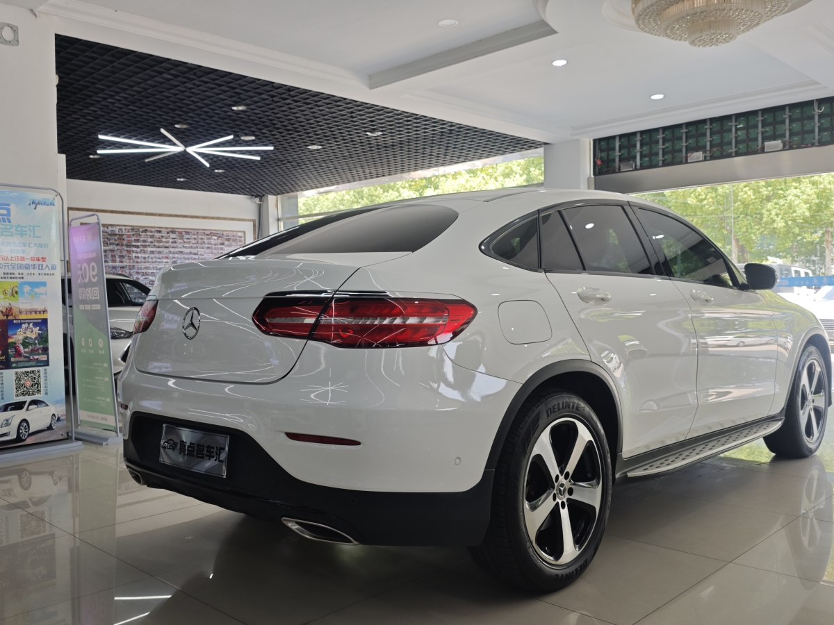 2018年9月奔馳 奔馳GLC  2023款 GLC 300 4MATIC 轎跑SUV