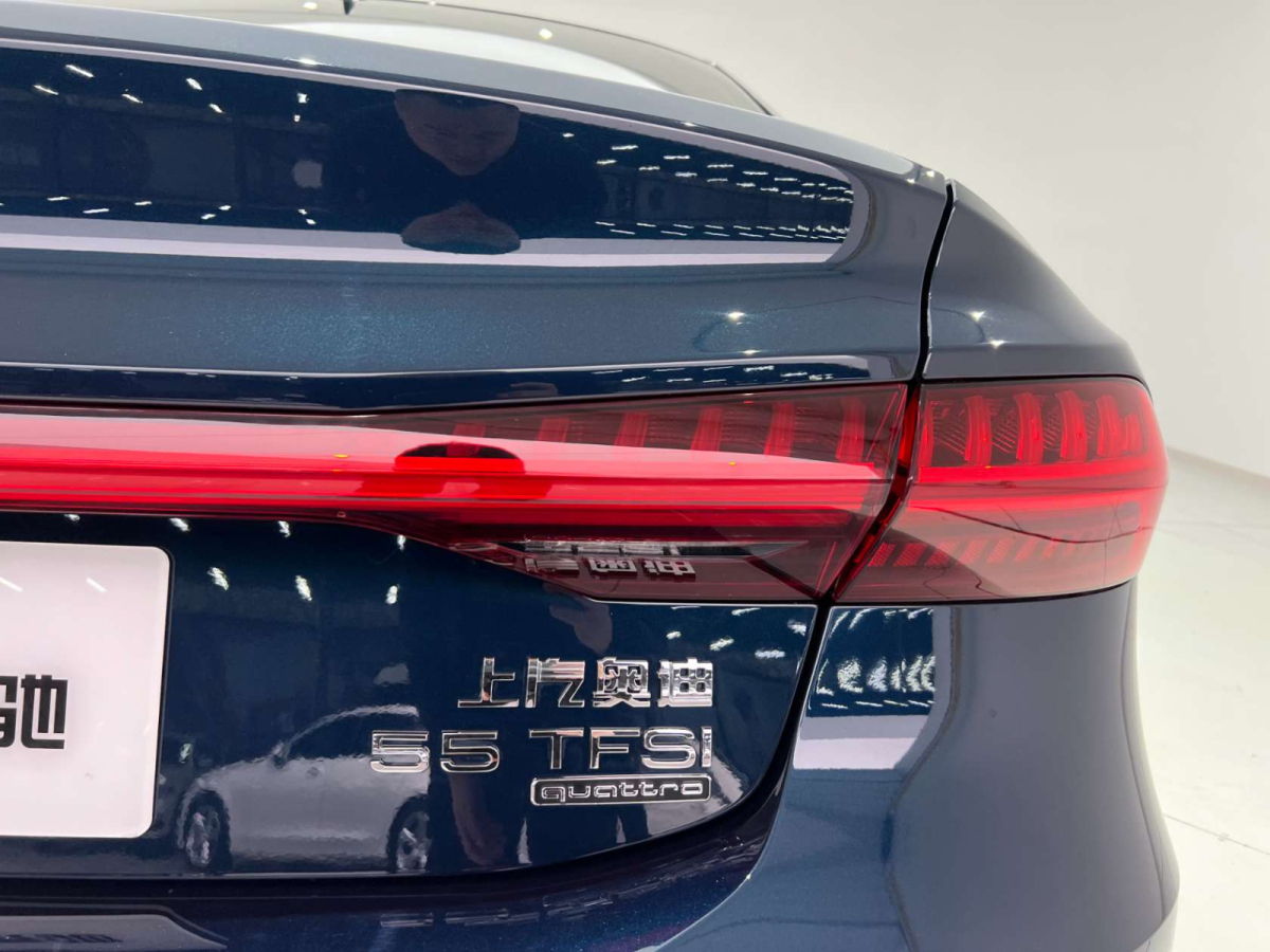 2022年5月奧迪 A7L 2022款 45 TFSI S-line 筑夢型流晶套裝