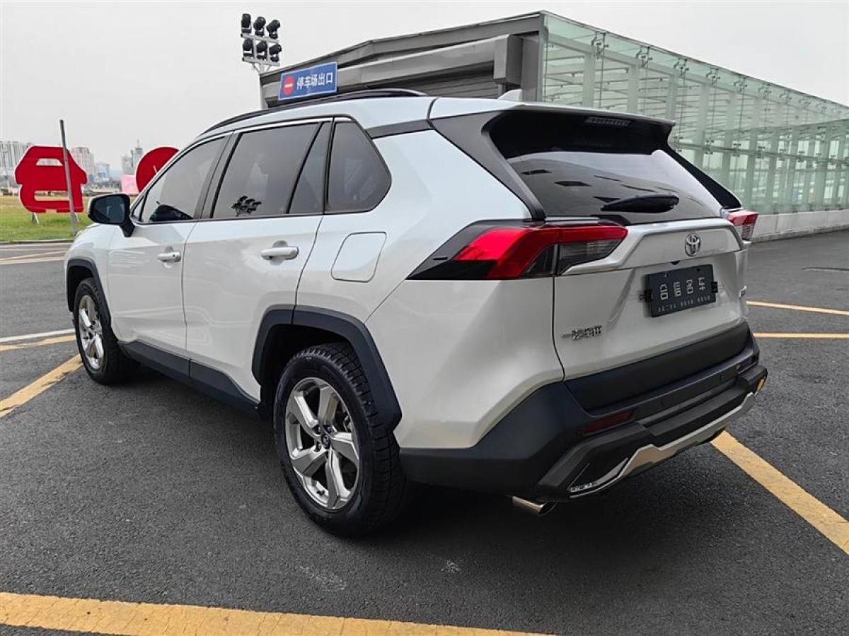 豐田 RAV4榮放  2021款 2.0L CVT兩驅(qū)風(fēng)尚PLUS版圖片