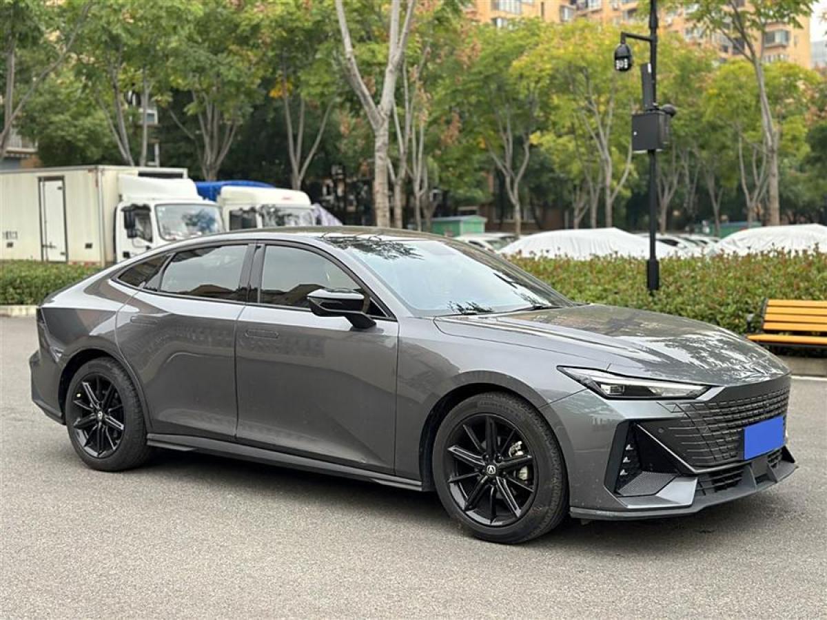 長(zhǎng)安 長(zhǎng)安UNI-V  2022款 1.5T 尊貴型圖片