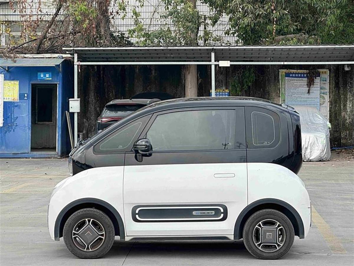 寶駿 寶駿KiWi EV  2021款 設(shè)計師 三元鋰圖片