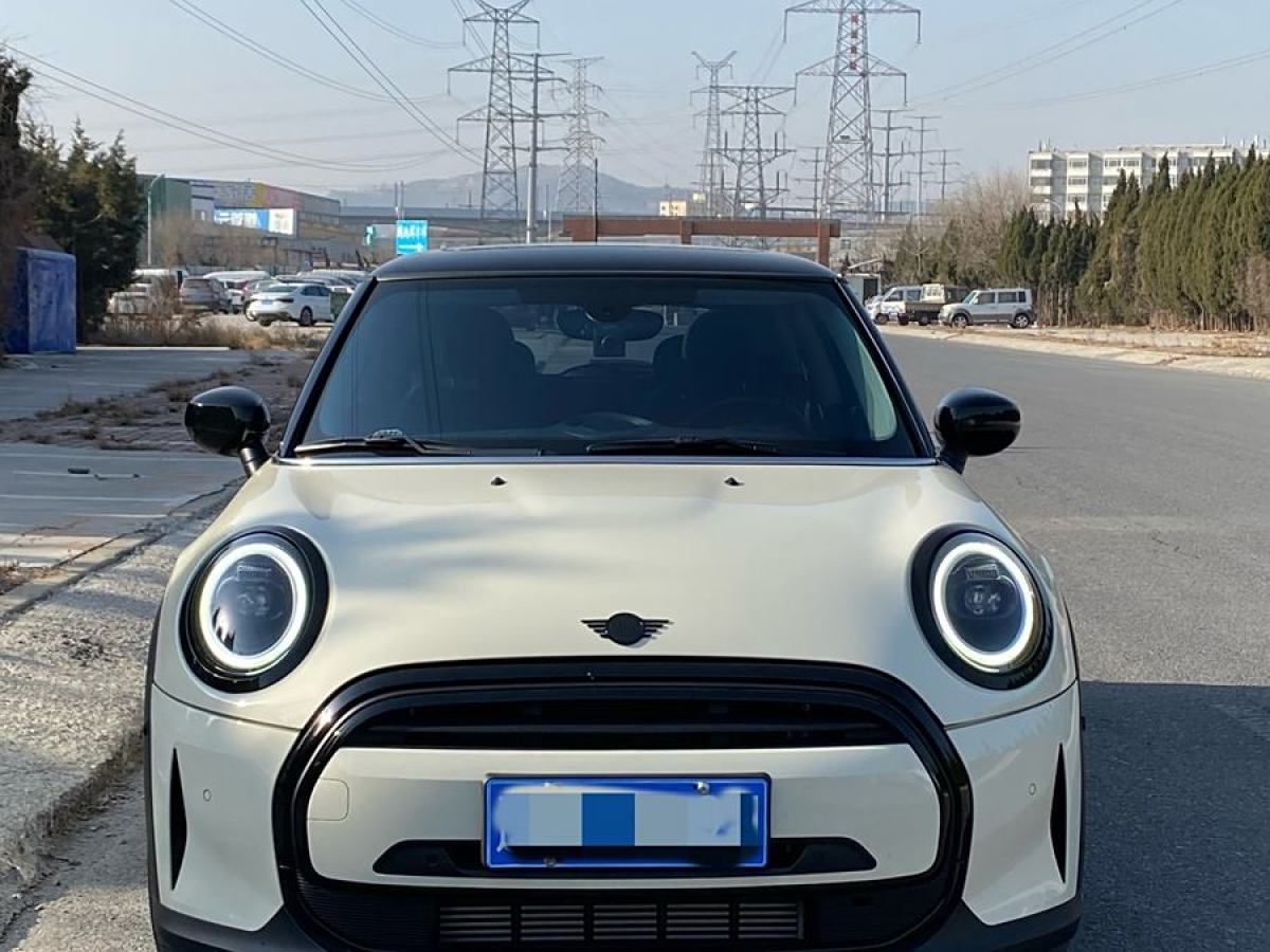 MINI MINI  2022款 改款 1.5T COOPER 藝術(shù)家圖片