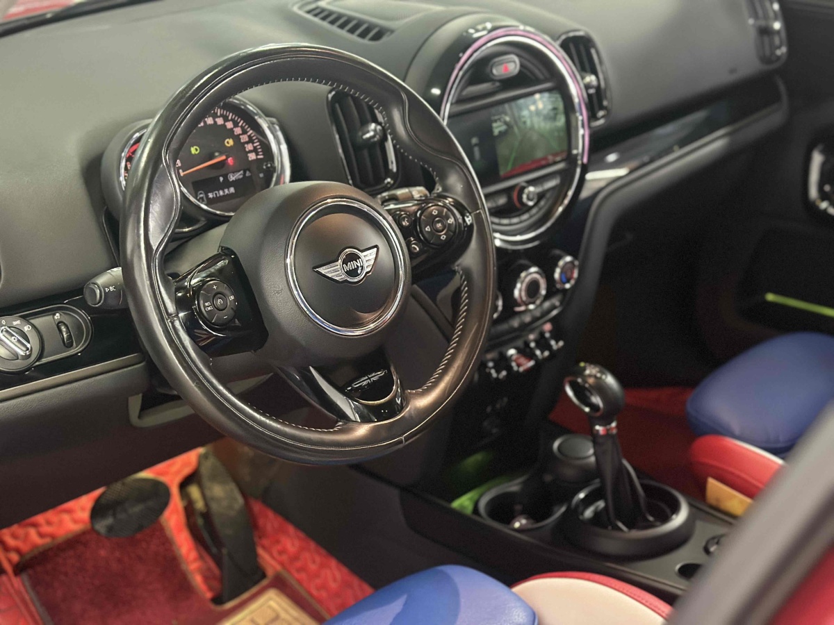 MINI COUNTRYMAN  2017款 1.5T COOPER ALL4 非常假日版 辣椒紅圖片