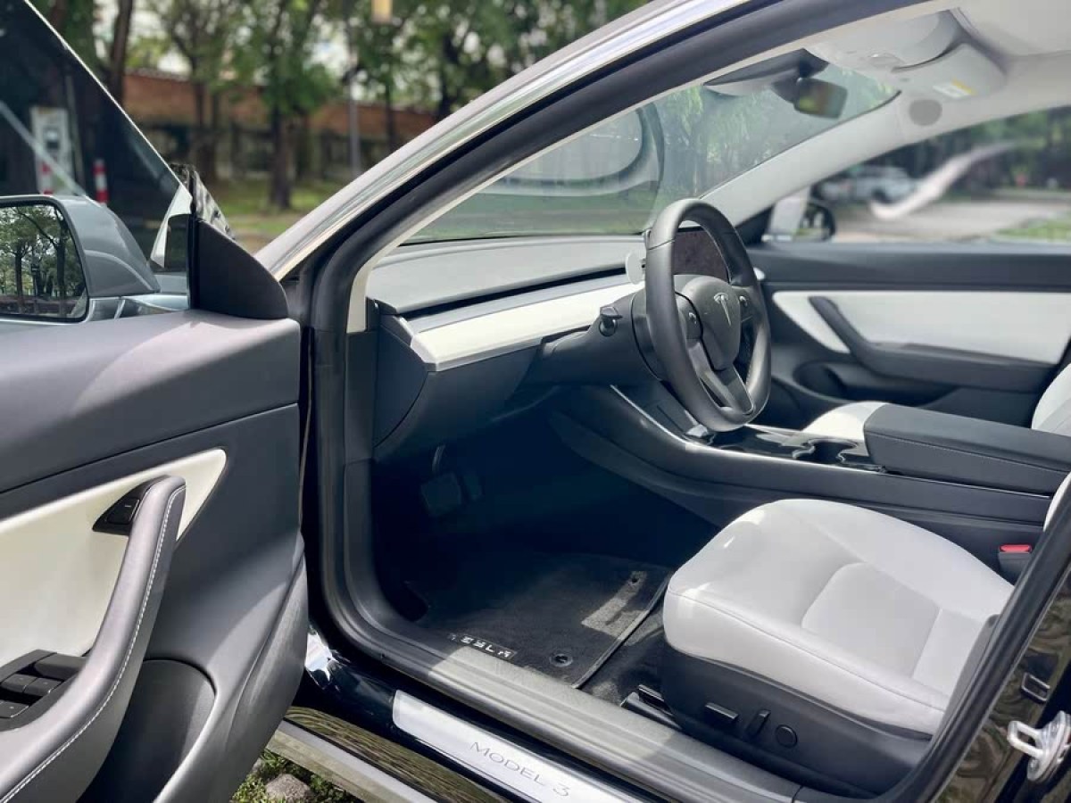 特斯拉 Model 3  2020款 改款 標準續(xù)航后驅升級版圖片