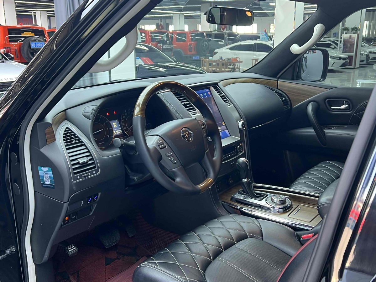 日產(chǎn) 途樂(lè)  2018款 4.0L 鉑金型圖片