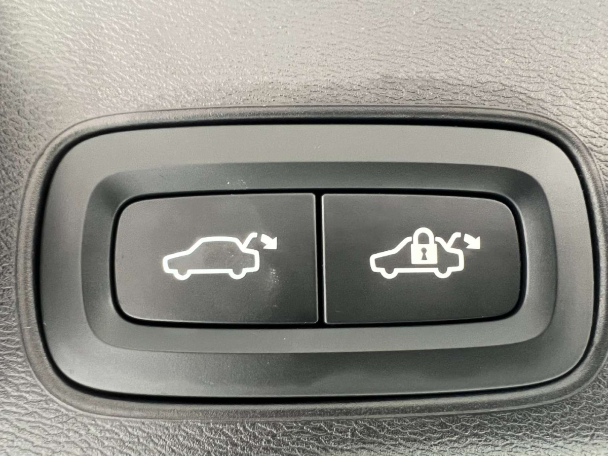 沃爾沃 XC60  2017款 2.0T T5 AWD 個(gè)性運(yùn)動(dòng)版圖片