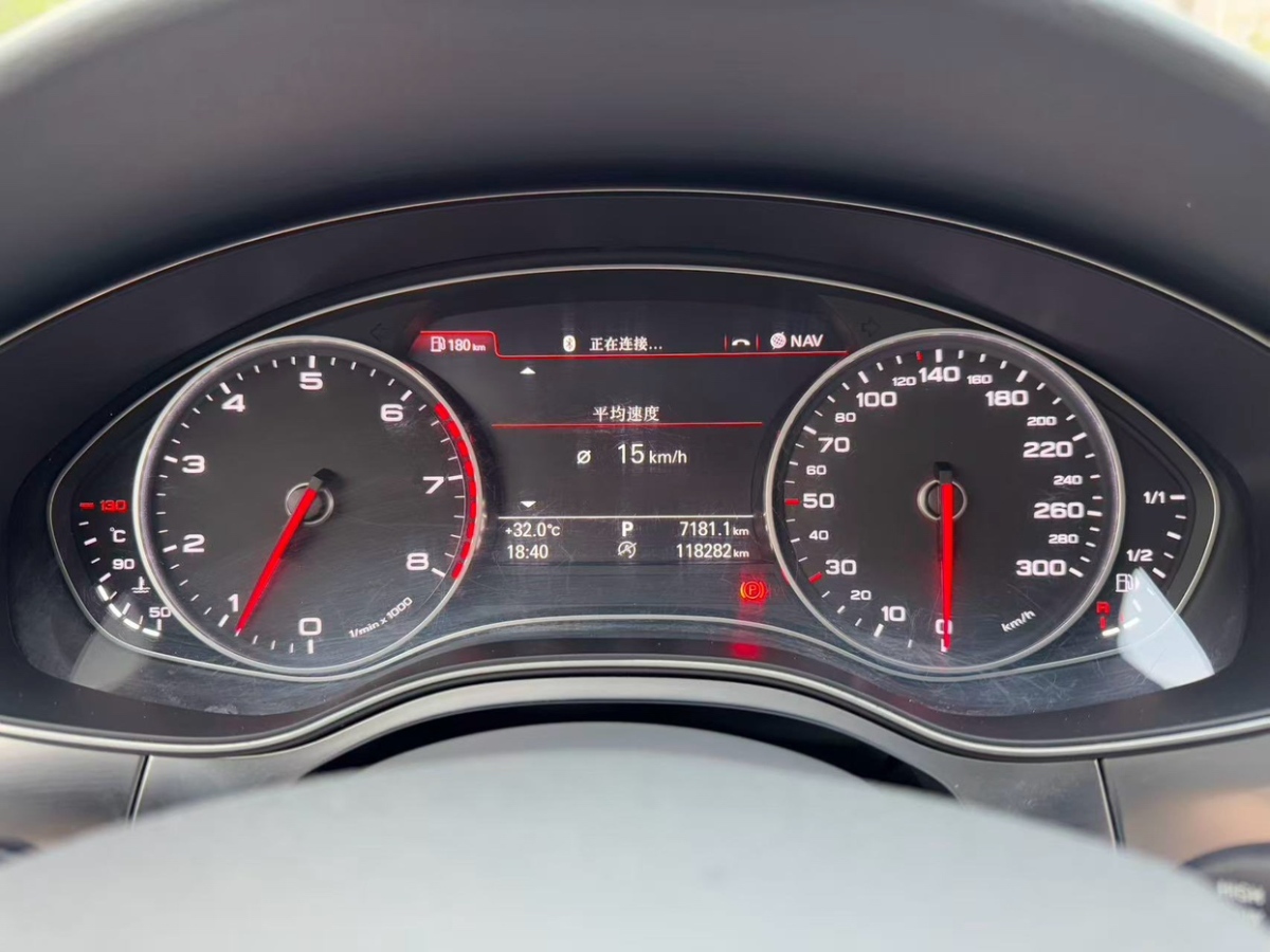 奧迪 奧迪A6L  2014款 TFSI 標(biāo)準(zhǔn)型圖片