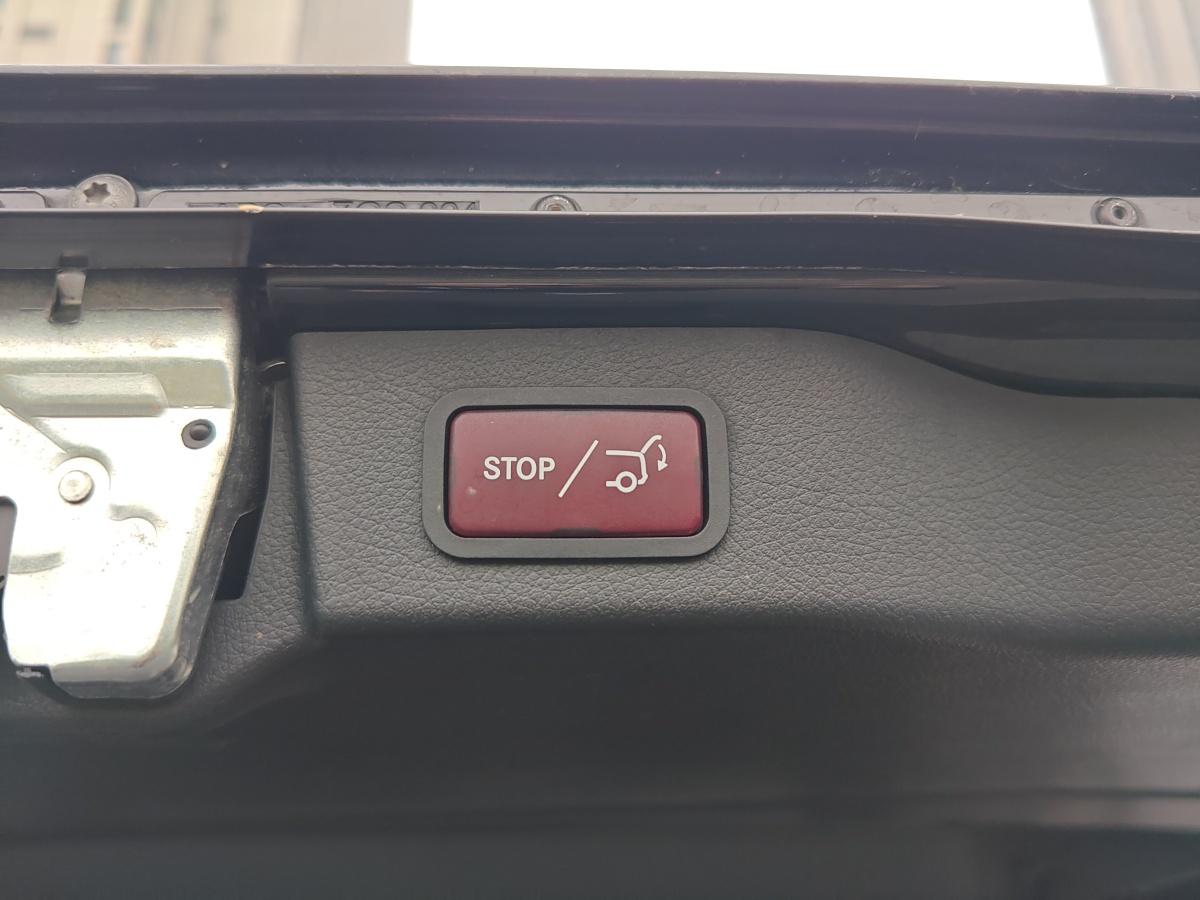 奔驰 V级  2017款 V 260 尊贵版图片