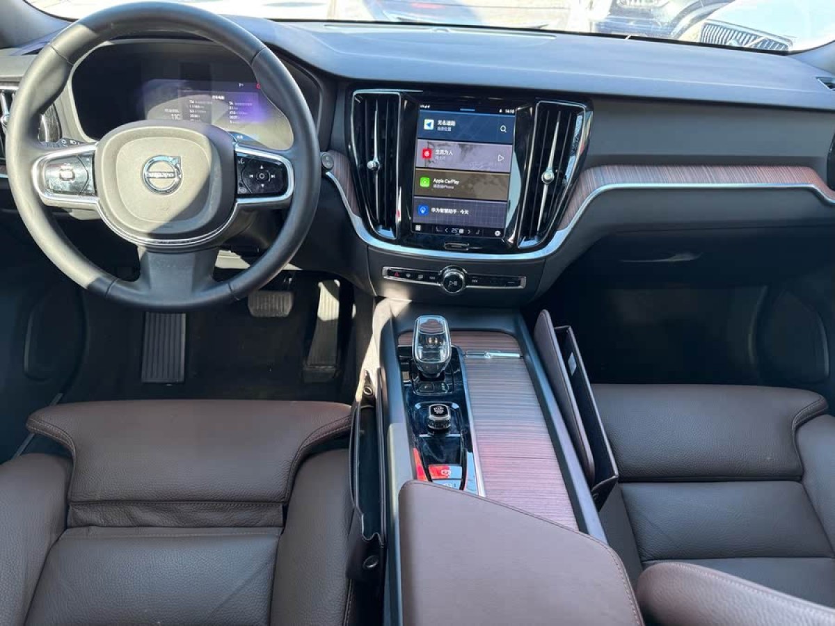 沃爾沃 V60  2023款 B5 智遠(yuǎn)豪華版圖片