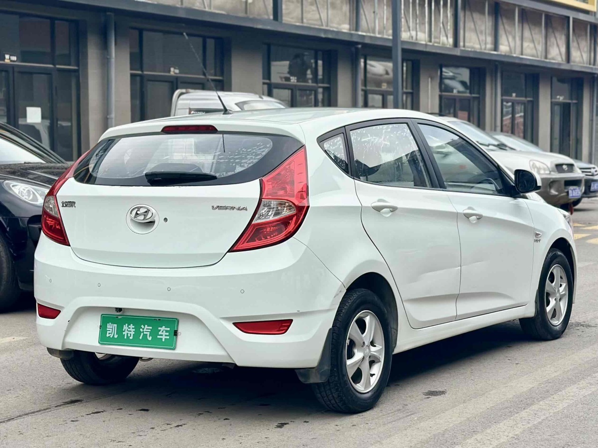 現(xiàn)代 瑞奕  2016款 1.4L 手動(dòng)領(lǐng)先型GLX圖片