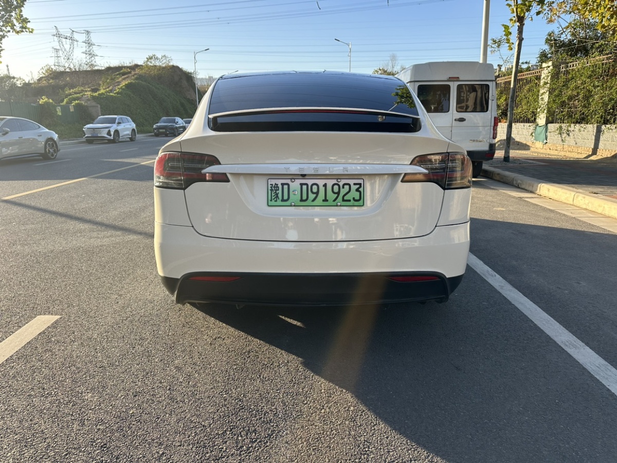 特斯拉 Model X  2016款 Model X 90D圖片