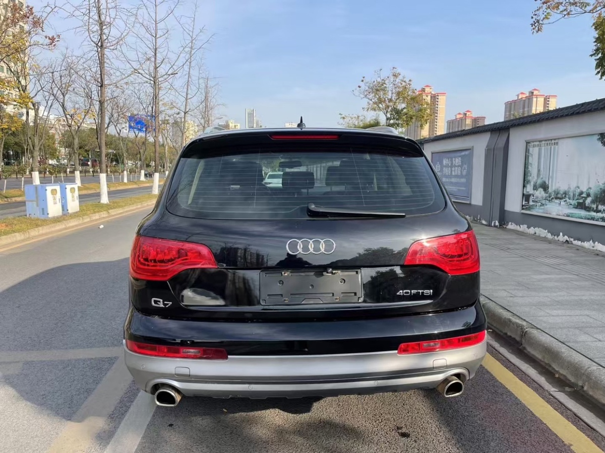 奧迪 奧迪Q7  2014款 35 TFSI 運(yùn)動(dòng)型圖片