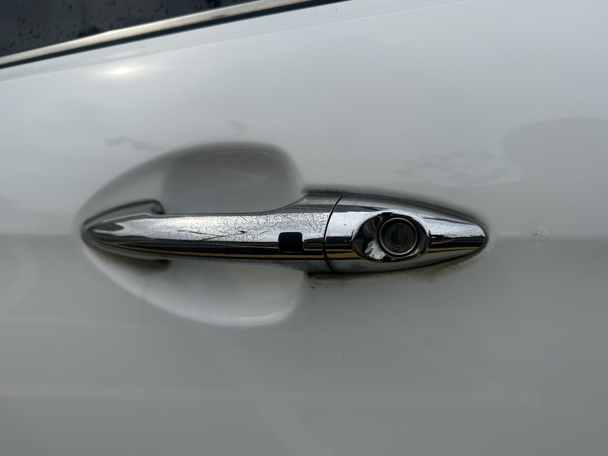 起亞 K2  2012款 三廂 1.6L AT Premium紀(jì)念版圖片