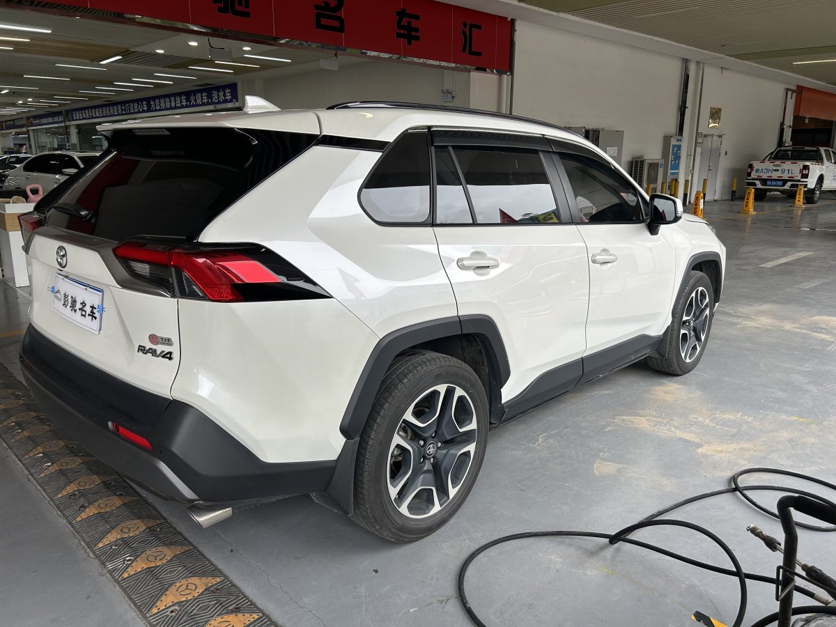 丰田 RAV4  2019款 荣放 2.0L CVT两驱先锋版图片