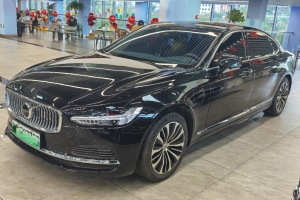 S90新能源 沃尔沃 T8插电式混合动力 四驱长续航智逸豪华版