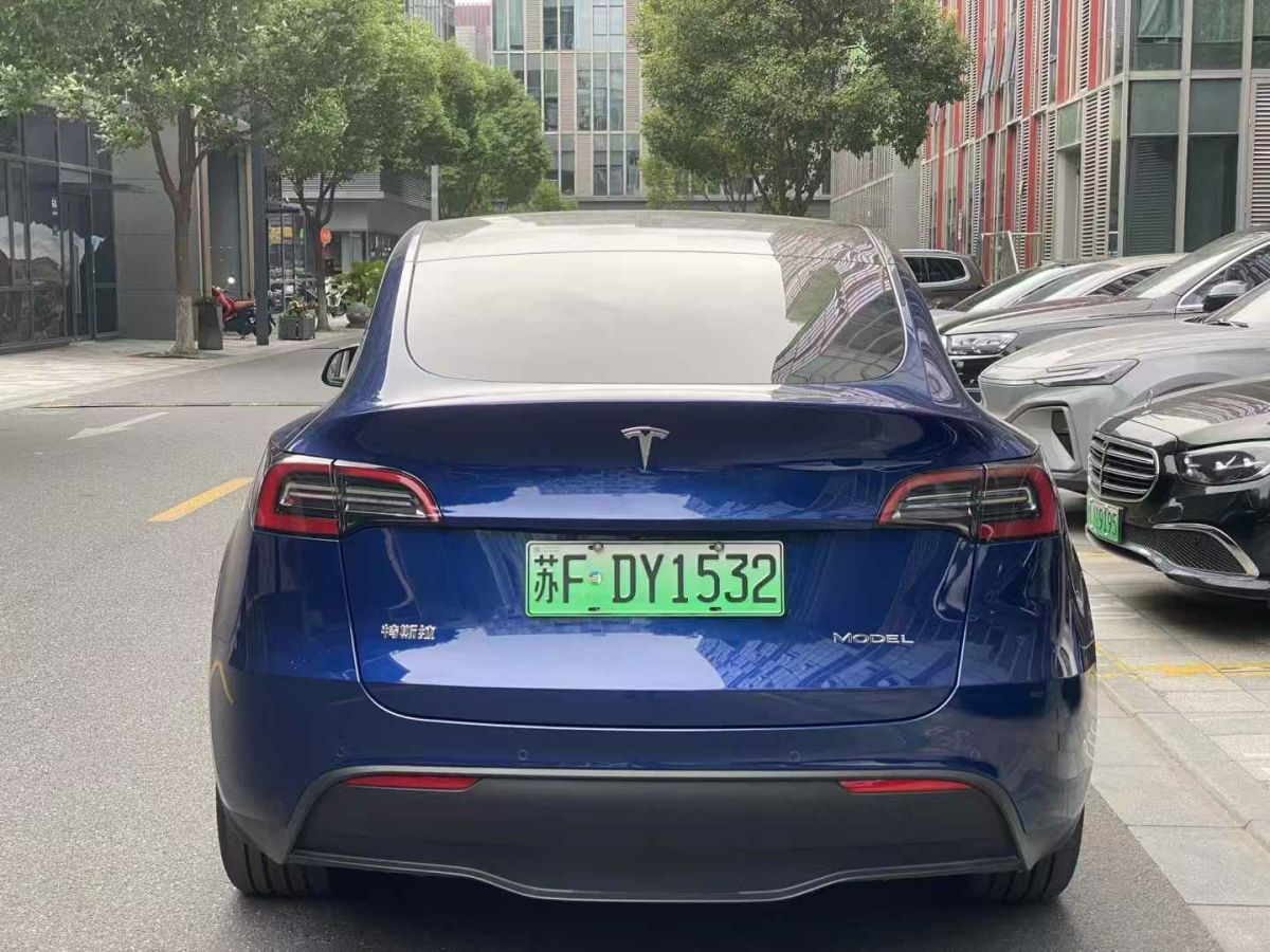 特斯拉 Model S  2023款 三電機(jī)全輪驅(qū)動(dòng) Plaid版圖片