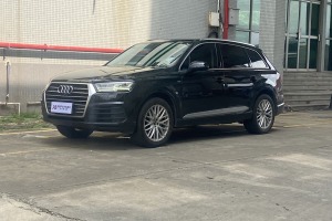 奧迪Q7 奧迪 55 TFSI S line運(yùn)動(dòng)型