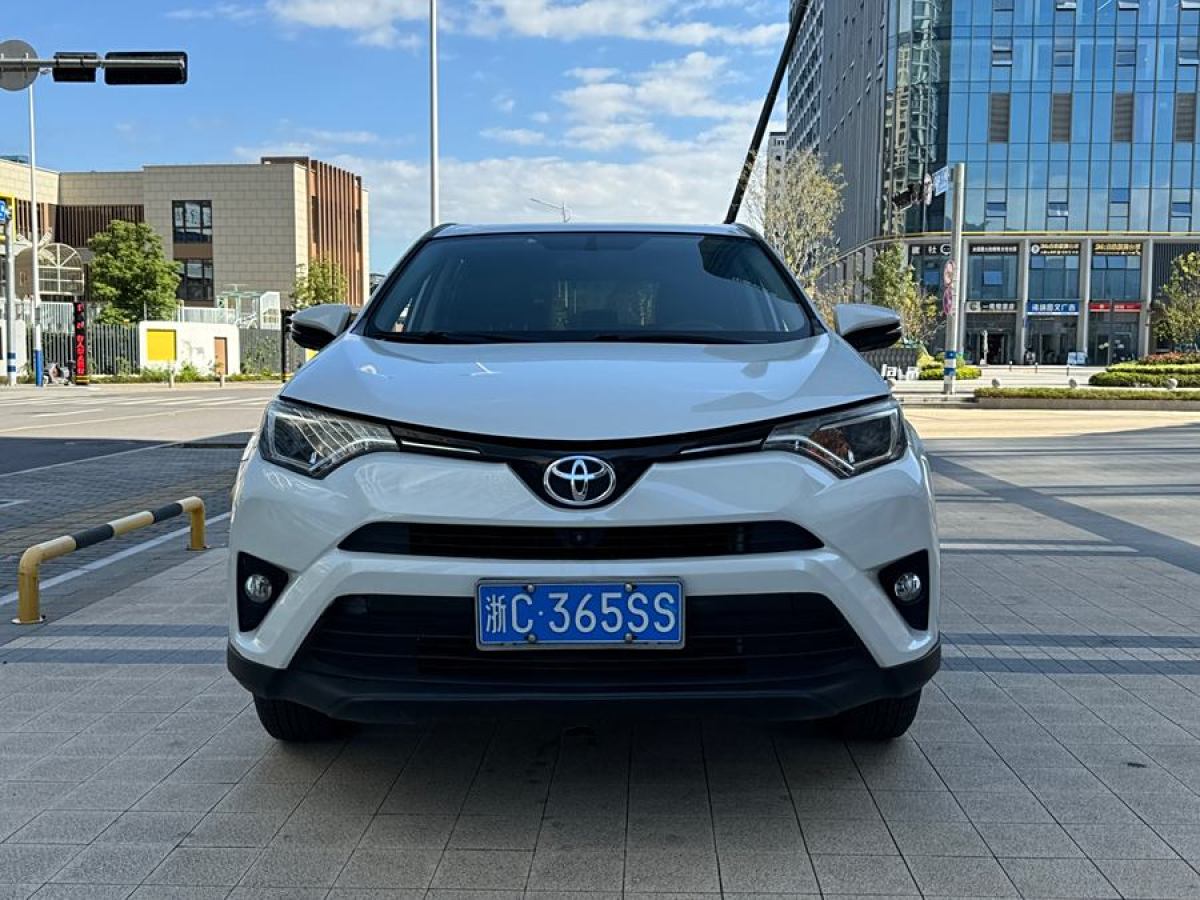 豐田 RAV4榮放  2018款 2.0L CVT兩驅(qū)風(fēng)尚X版圖片