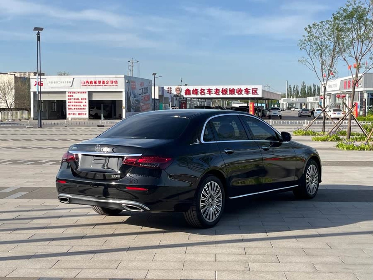 奔馳 奔馳E級(jí)  2023款 改款 E 300 L 豪華型圖片