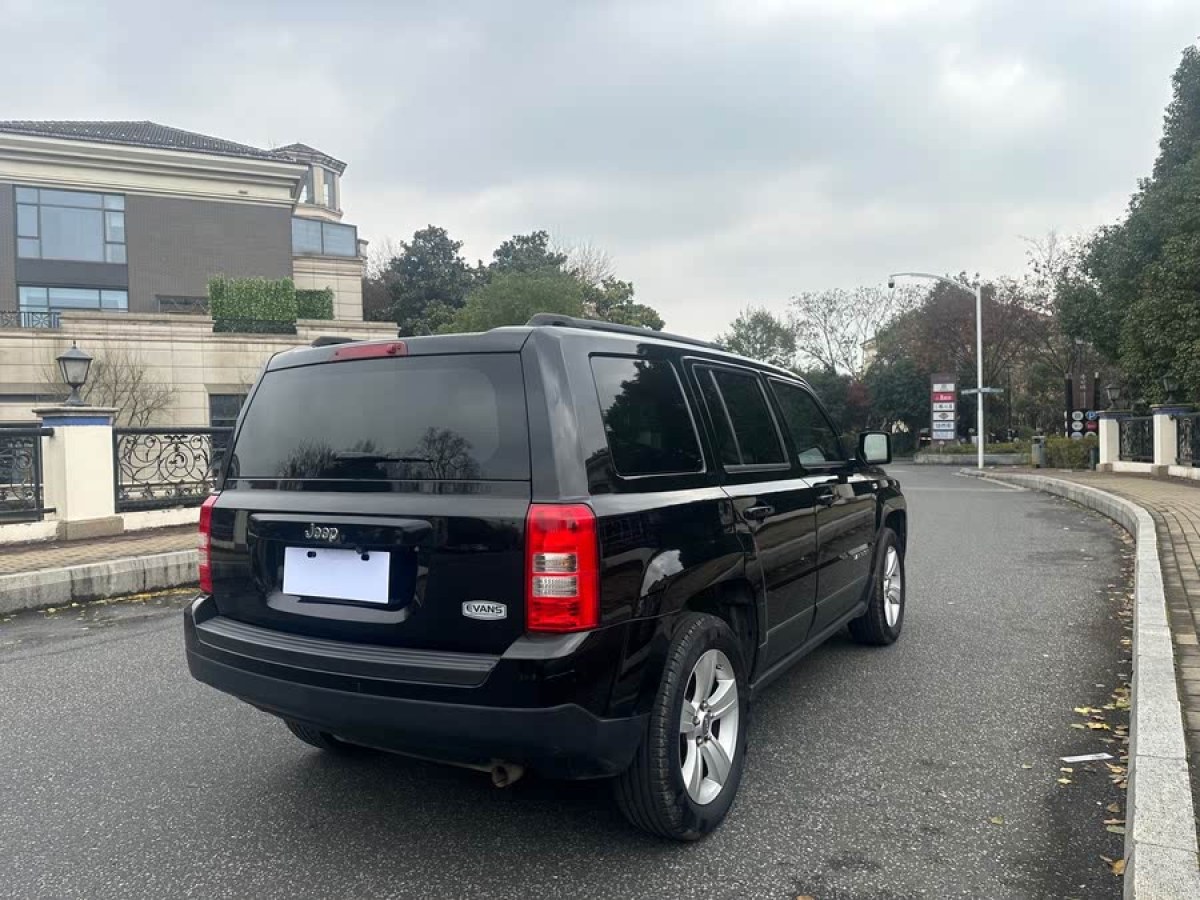 Jeep 自由客  2014款 2.4L 豪華導航版圖片