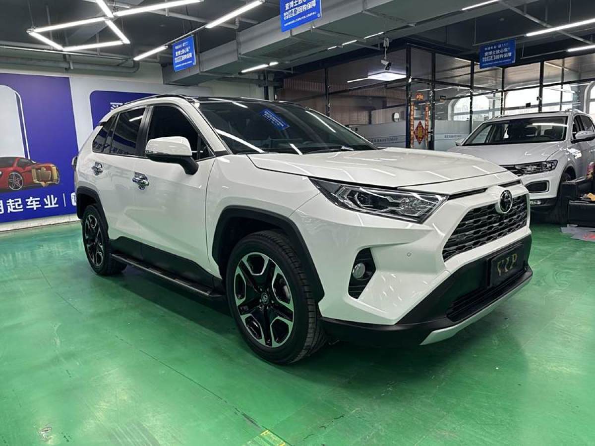 2020年9月豐田 RAV4榮放  2020款 2.0L CVT兩驅(qū)尊貴版