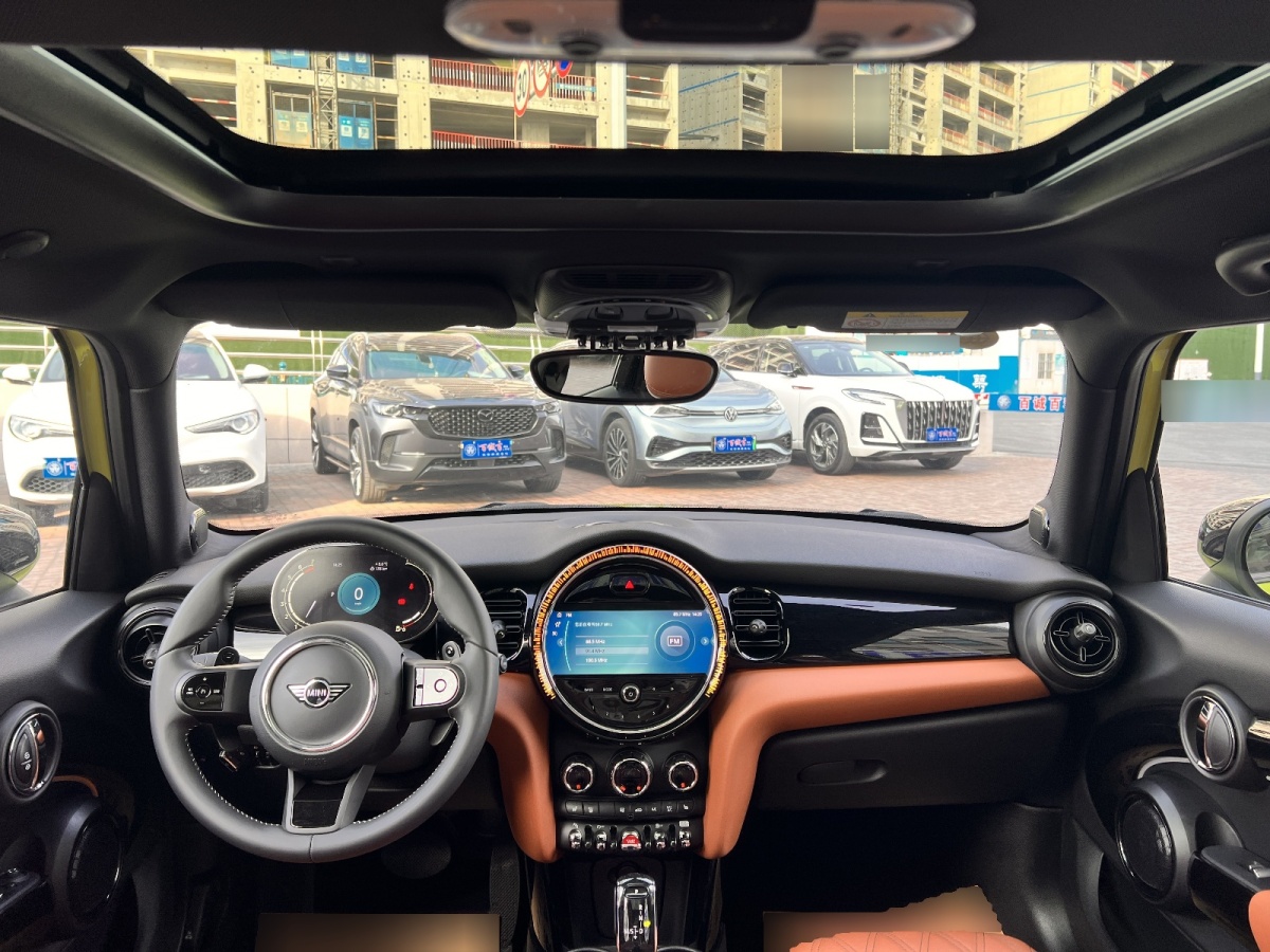 MINI MINI  2023款 改款 2.0T COOPER S 藝術(shù)家 五門版圖片