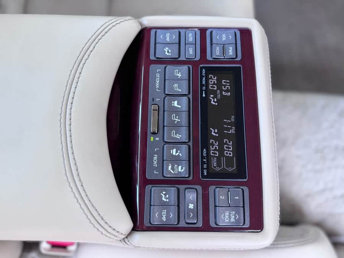 雷克薩斯 LS  2010款 600hL圖片