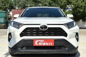 RAV4荣放 丰田 2.0L CVT四驱风尚PLUS版