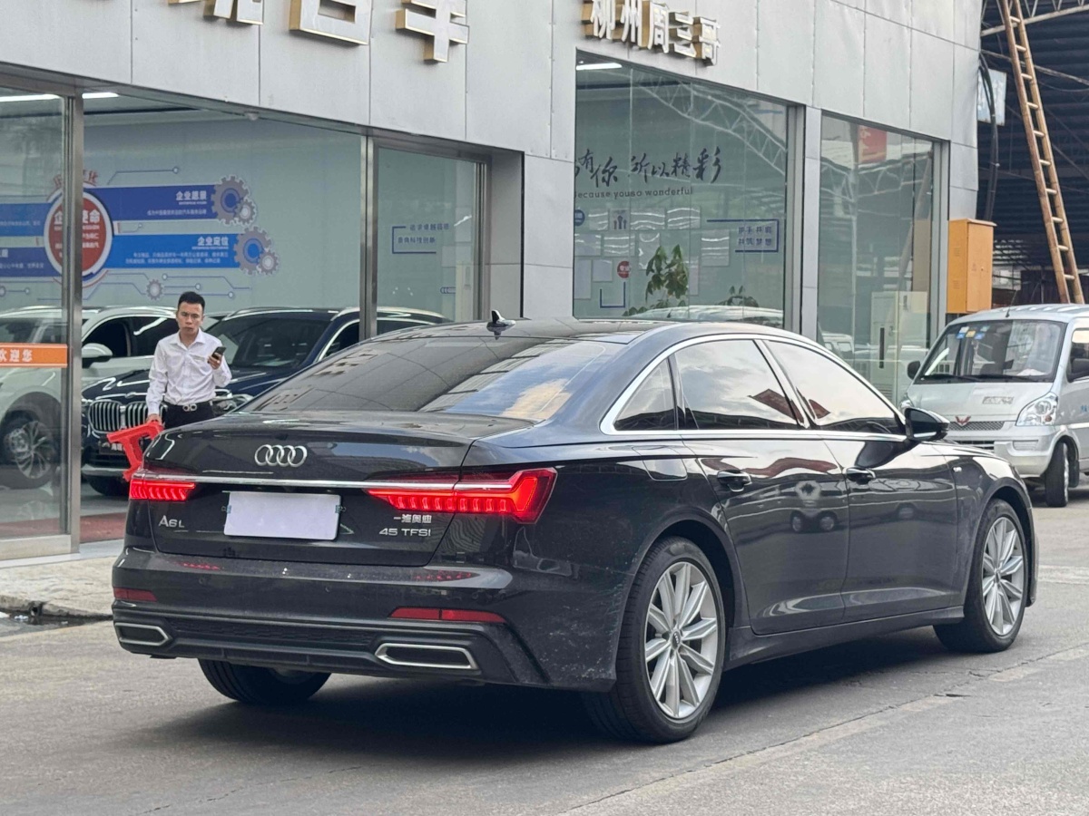 奧迪 奧迪A6L  2022款 45 TFSI 臻選動(dòng)感型圖片