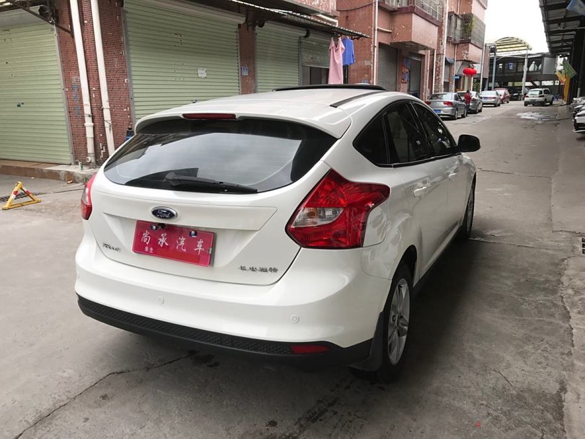 福特 ?？怂? 2012款 兩廂 1.6L 自動風(fēng)尚型圖片