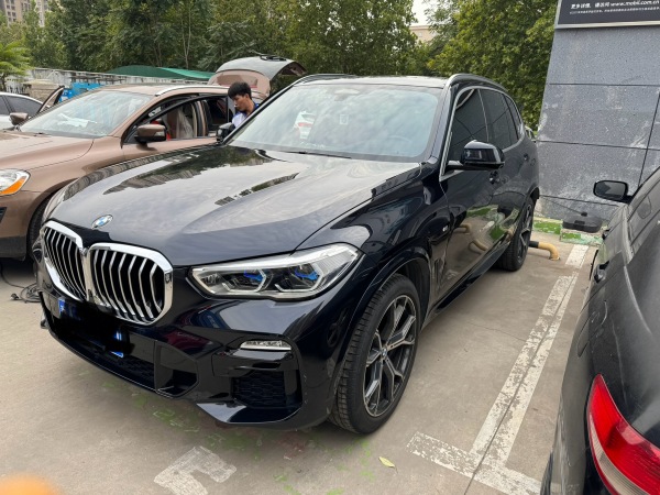 宝马 宝马X5  2020款 xDrive40i 尊享型 M运动套装