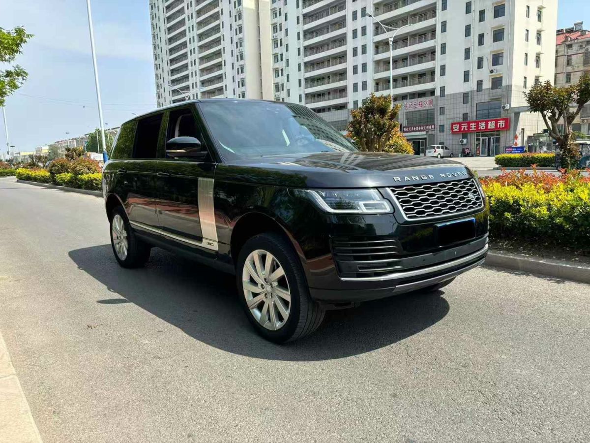 路虎 攬勝  2020款 3.0 L6 傳世加長(zhǎng)版圖片