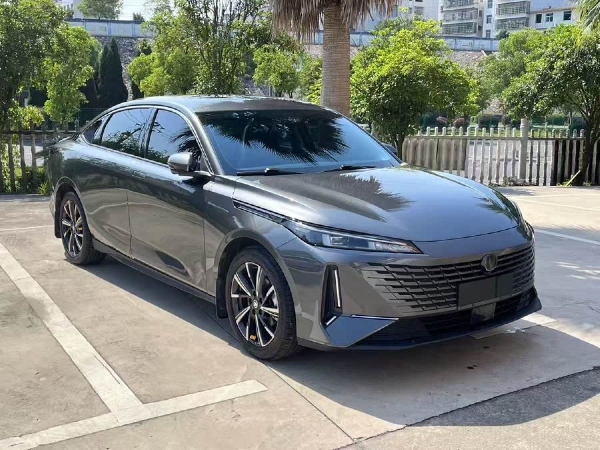 長安 逸達(dá)  2023款 藍(lán)鯨NE 1.5T GDI DCT領(lǐng)航型圖片