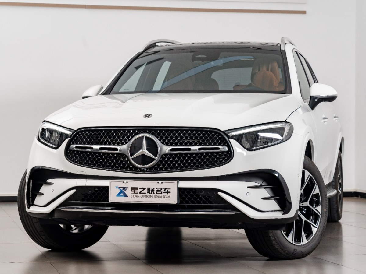 奔驰 奔驰GLC  2023款 改款 GLC 260 L 4MATIC 豪华型 7座图片