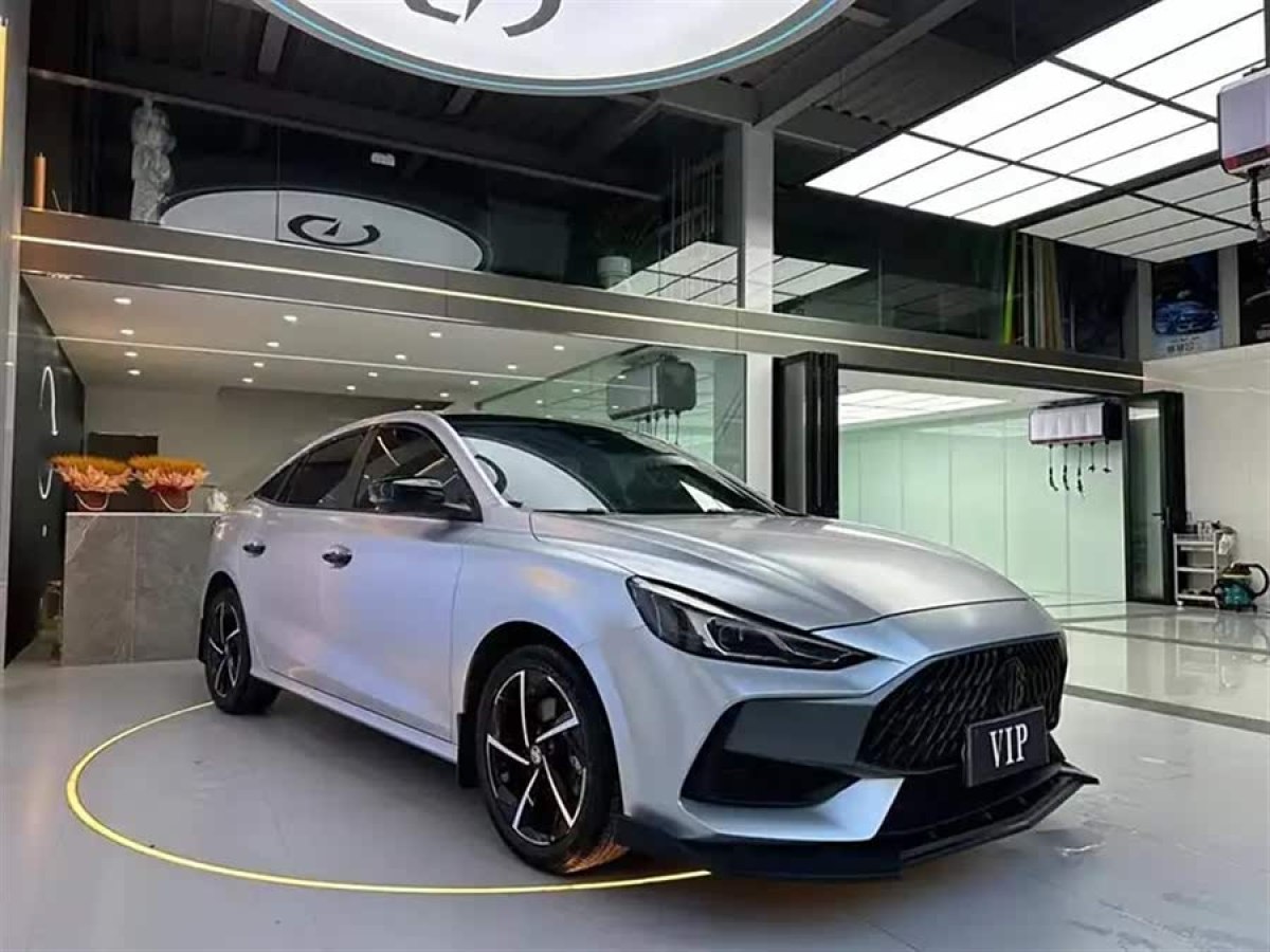 名爵 名爵5  2023款 180DVVT 手動(dòng)青春風(fēng)尚版圖片