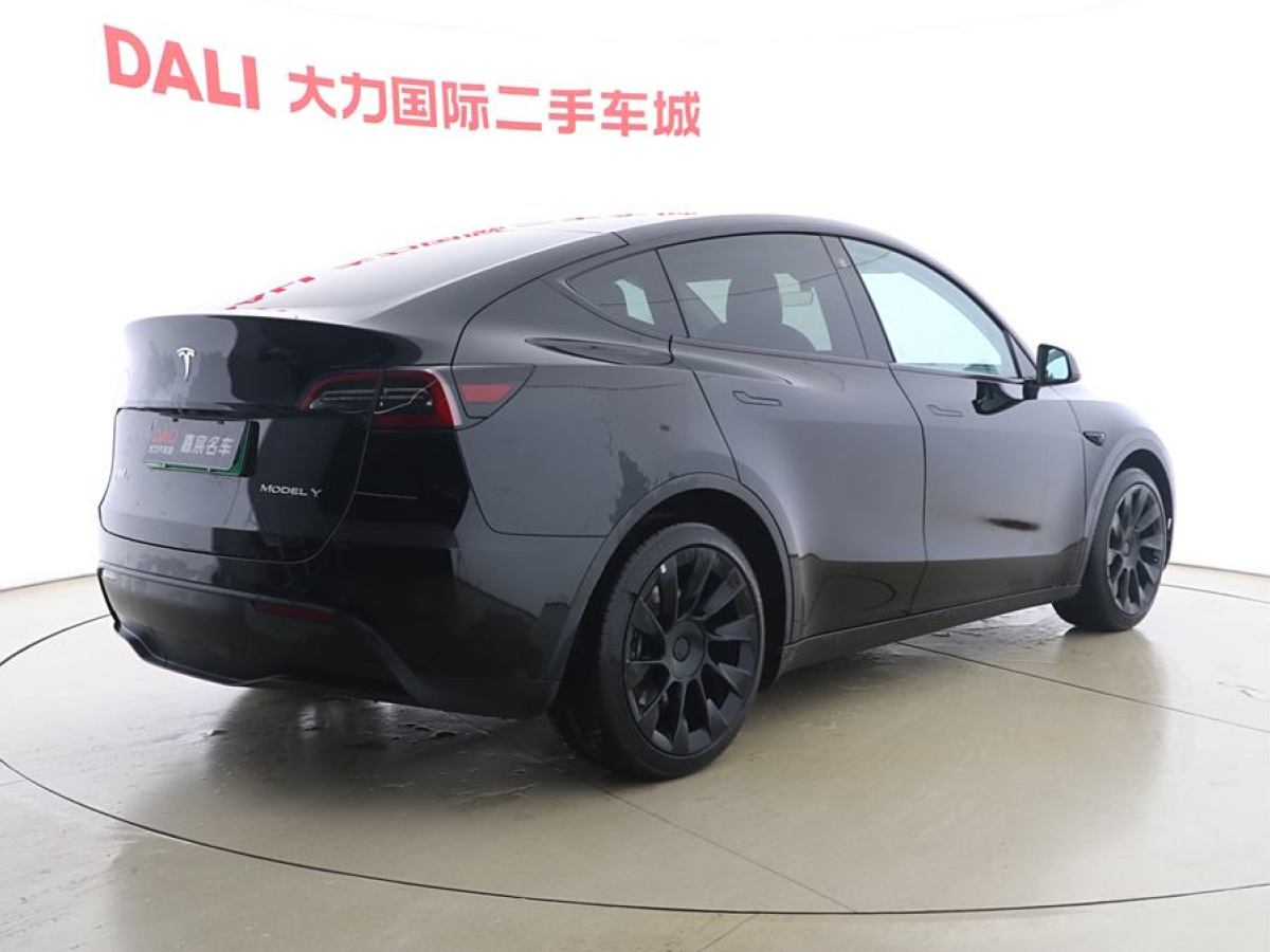 特斯拉 Model Y  2021款 改款 標(biāo)準(zhǔn)續(xù)航后驅(qū)升級版圖片