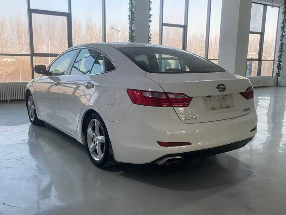 奔騰 B70  2014款 2.0L 自動豪華型圖片