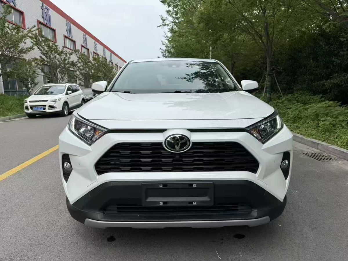 豐田 RAV4榮放  2023款 2.0L CVT兩驅(qū)風(fēng)尚版圖片