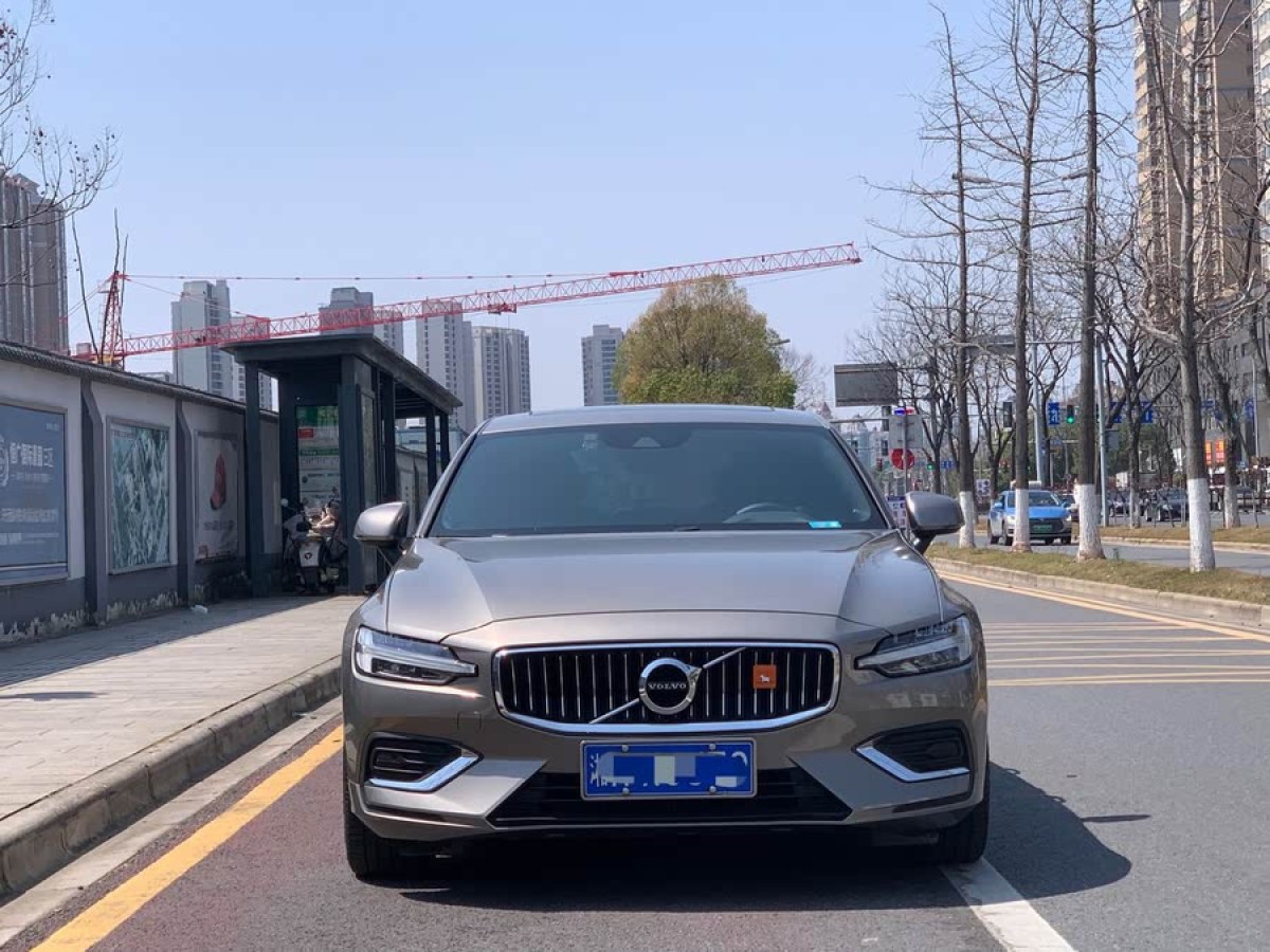 沃爾沃 S60L  2022款 B4 智遠(yuǎn)豪華版圖片