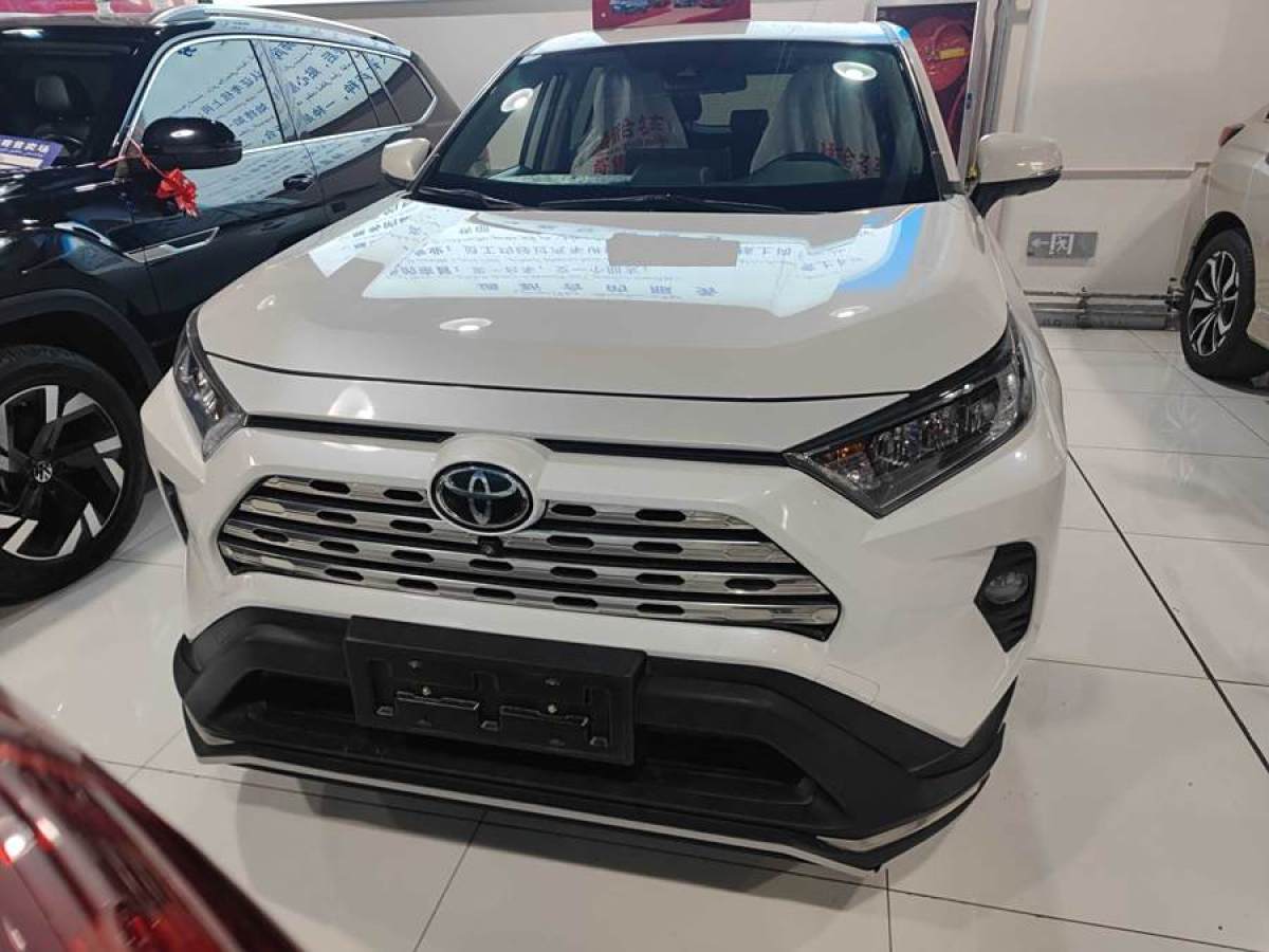 豐田 RAV4榮放  2020款 2.0L CVT兩驅(qū)風(fēng)尚版圖片