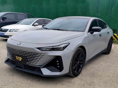 2022年3月 長(zhǎng)安 長(zhǎng)安UNI-V 1.5T 尊貴型圖片