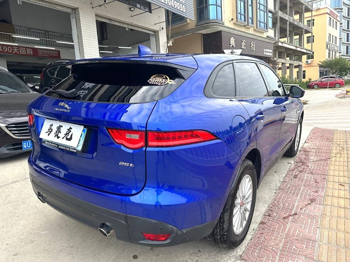 捷豹 F-PACE  2018款 2.0T 兩驅(qū)都市尊享版圖片