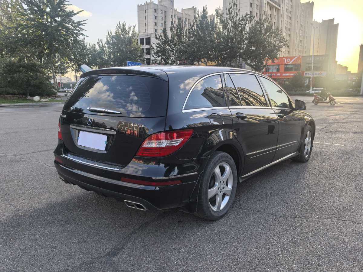 奔馳 奔馳R級  2014款 R 400 4MATIC 商務(wù)型圖片