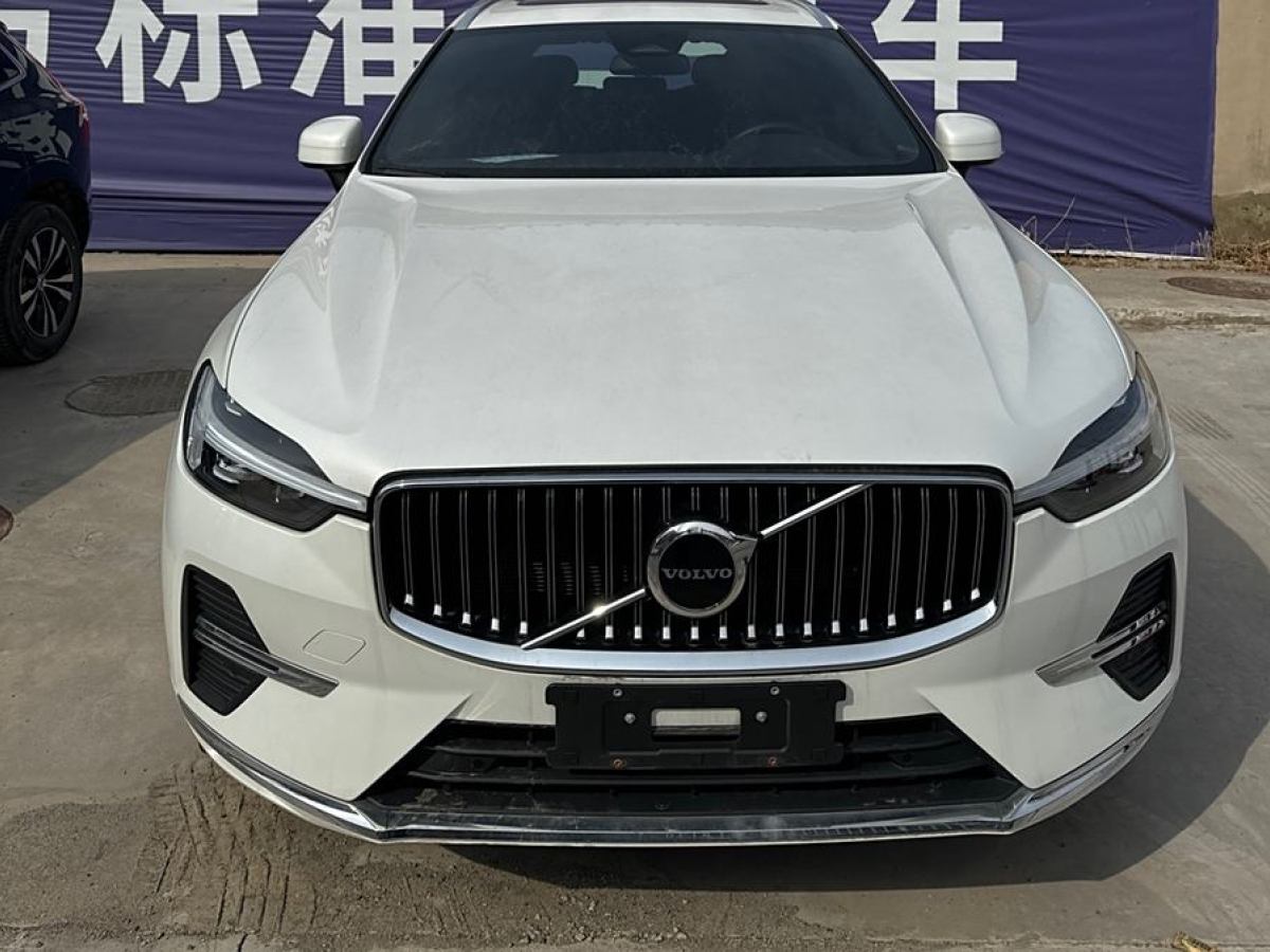 2023年8月沃爾沃 XC60  2024款 B5 四驅(qū)智逸豪華版