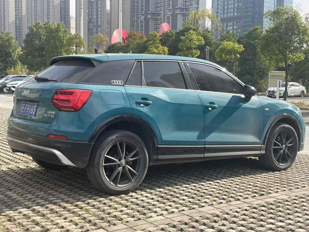 奧迪 奧迪Q2L  2021款 35 TFSI 進(jìn)取動感型圖片