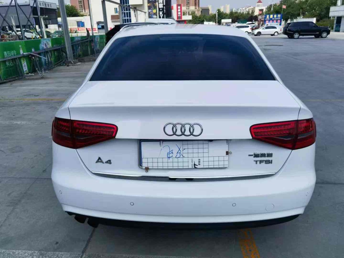 2016年1月奧迪 奧迪A4L  2013款 35 TFSI 自動標(biāo)準(zhǔn)型